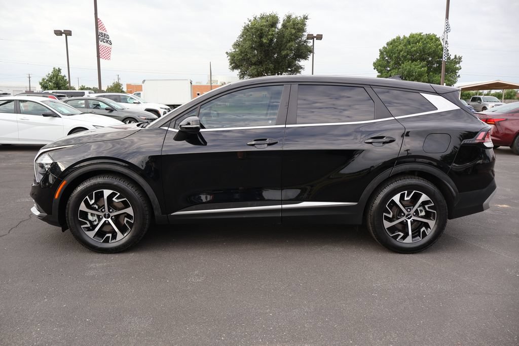 Used 2023 Kia Sportage EX FWD image 2