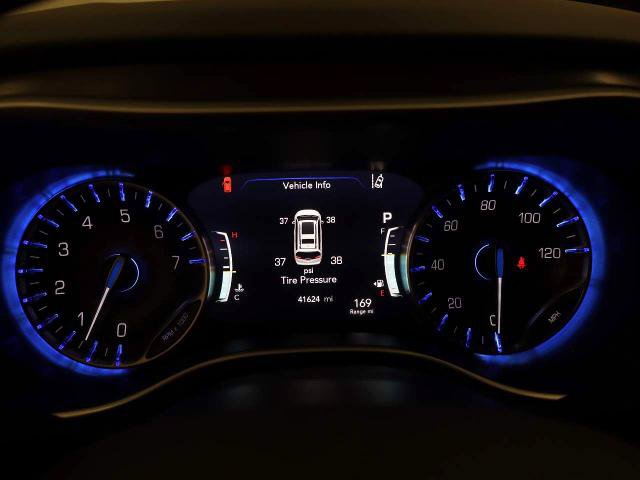 Used 2025 Chrysler Pacifica Select FWD image 28