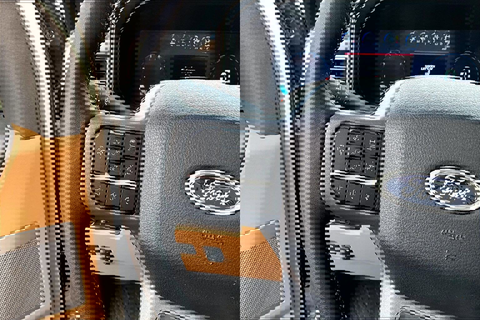 Certified 2024 Ford F250 Lariat w/ Lariat Ultimate Package image 19