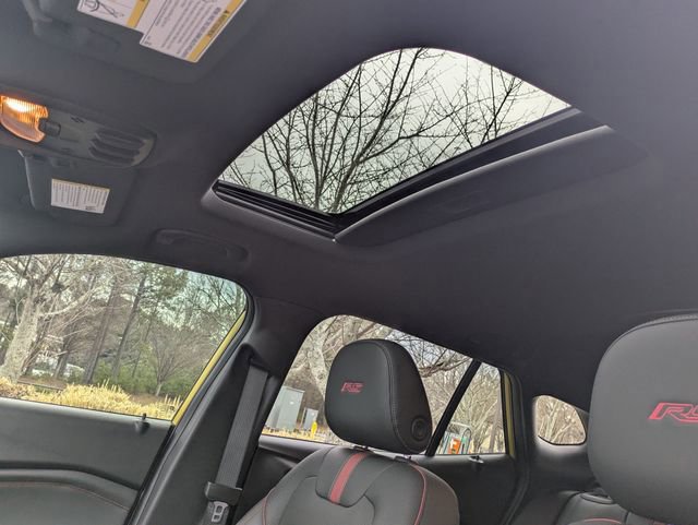 Used 2024 Chevrolet Trax RS w/ Sunroof Package image 19