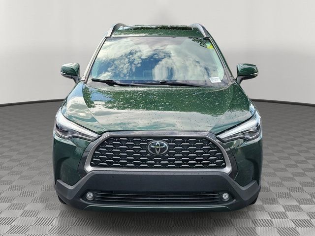 Used 2023 Toyota Corolla Cross XLE w/ Convenience Package FWD image 2