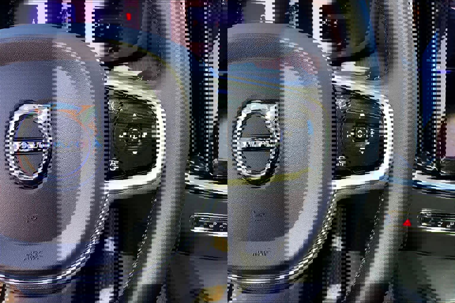 Used 2023 Volvo S60 B5 Plus image 25