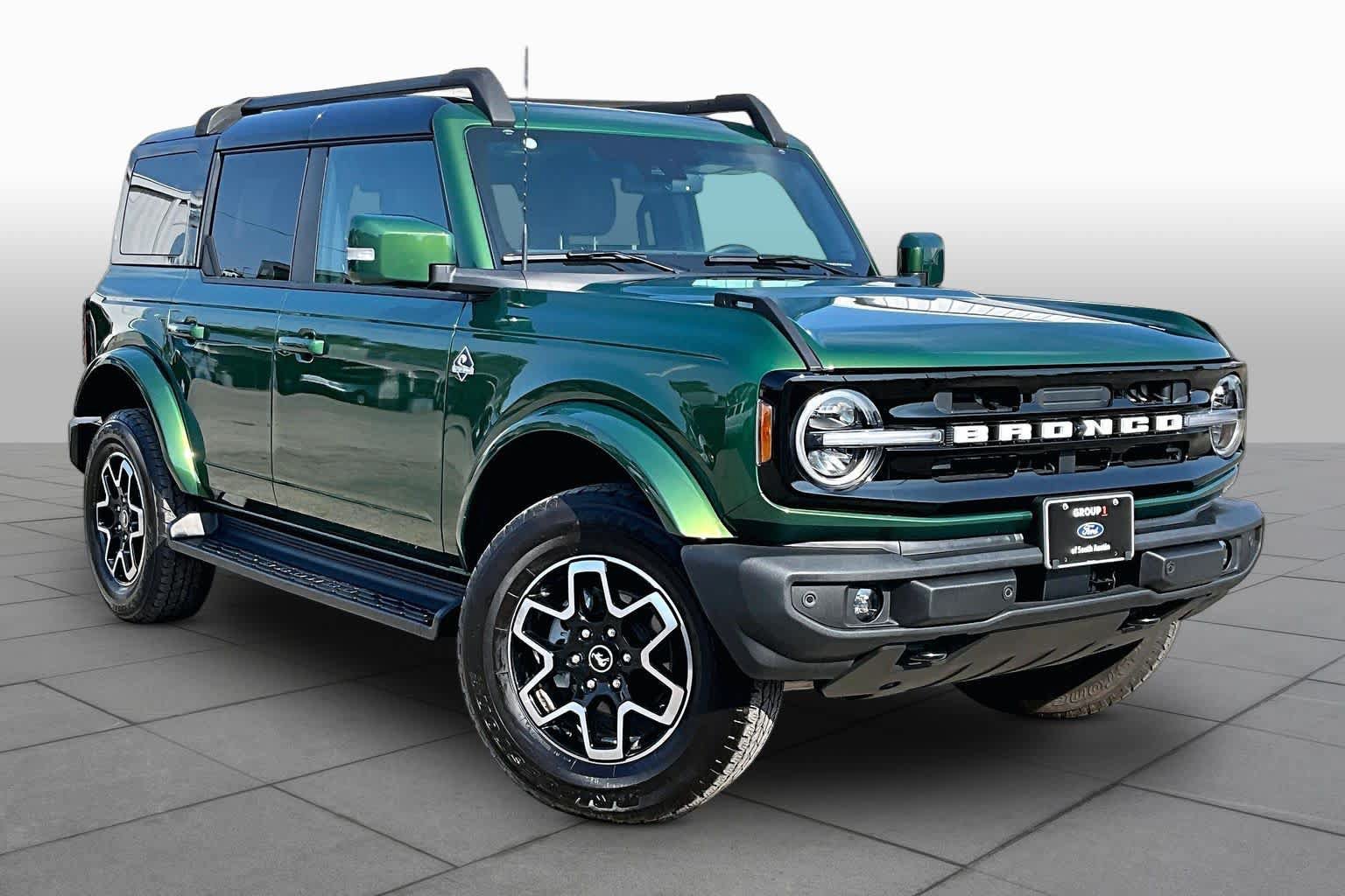 Certified 2025 Ford Bronco Outer Banks AWD/4WD image 3