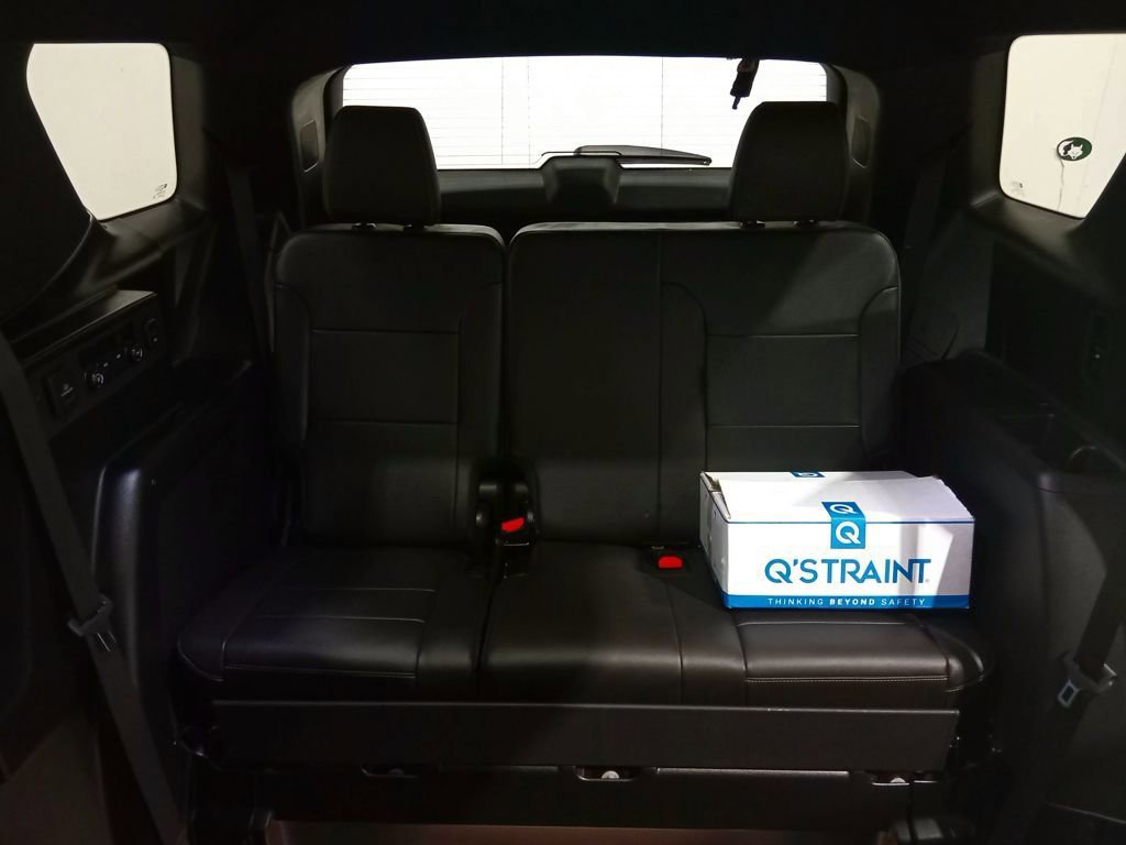 Used 2022 Chevrolet Traverse LT w/ LT Premium Package image 14