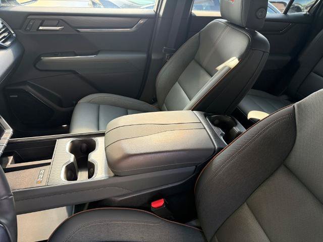 Used 2025 GMC Acadia AT4 w/ Luxury Package AWD/4WD image 37
