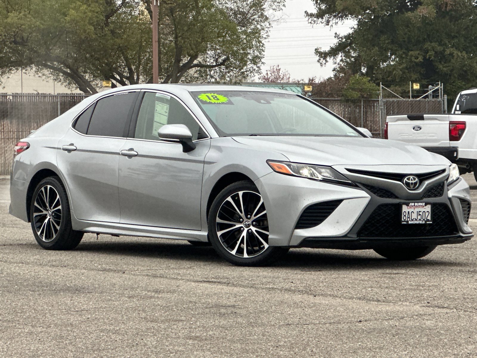 Used 2018 Toyota Camry image 2