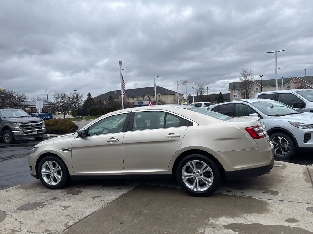 Certified 2018 Ford Taurus SE image 6