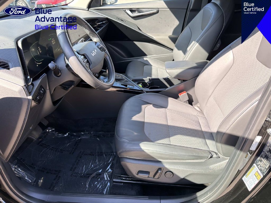 Used 2023 Kia Niro EX FWD image 18