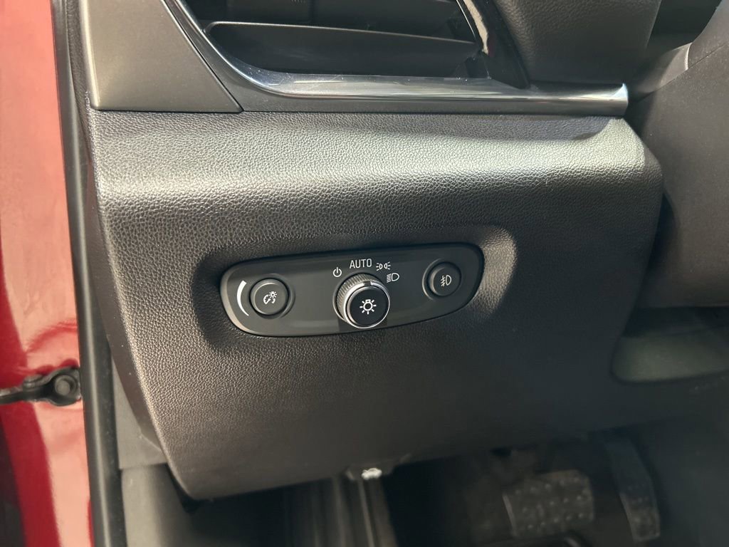 Used 2019 Chevrolet Traverse LT image 14