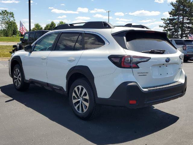 Used 2024 Subaru Outback Premium AWD/4WD image 3