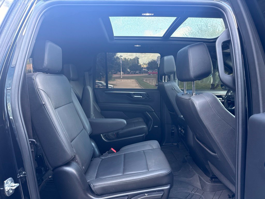 Used 2025 Chevrolet Suburban Z71 w/ Comfort Package AWD/4WD image 11