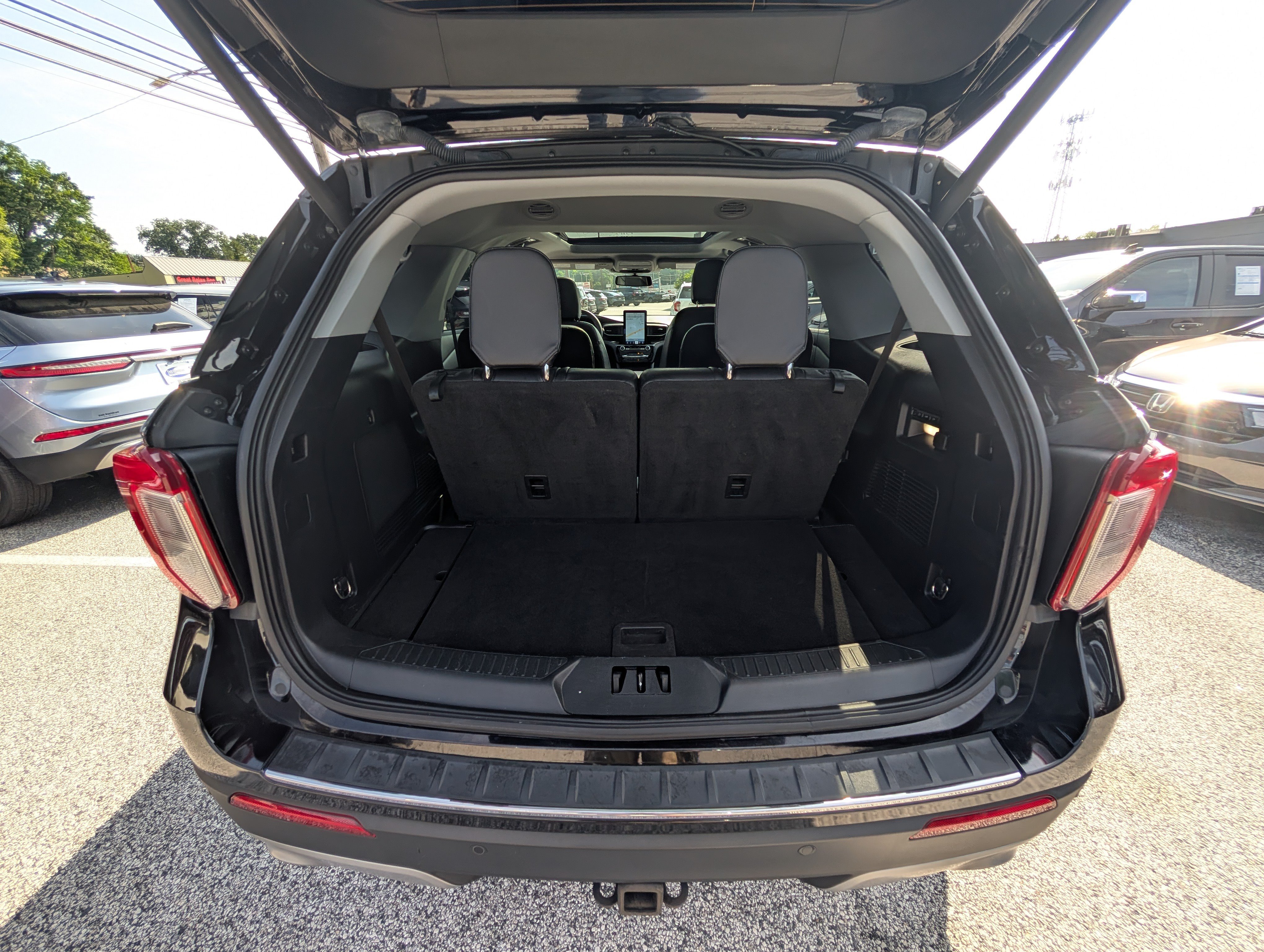 Certified 2022 Ford Explorer Limited w/ Limited Technology Package AWD/4WD image 15
