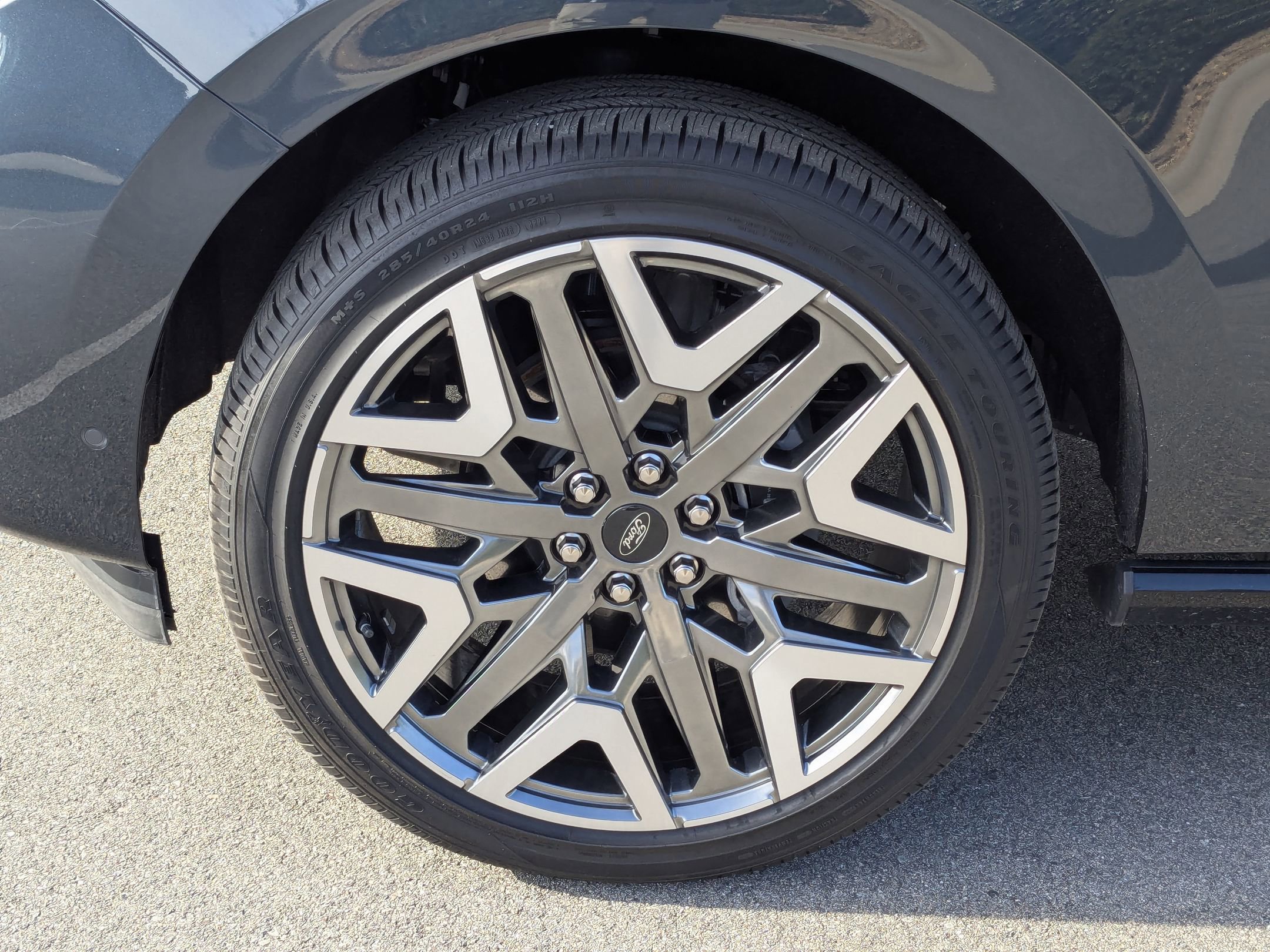 Certified 2025 Ford Expedition Platinum w/ Platinum Ultimate Package image 10