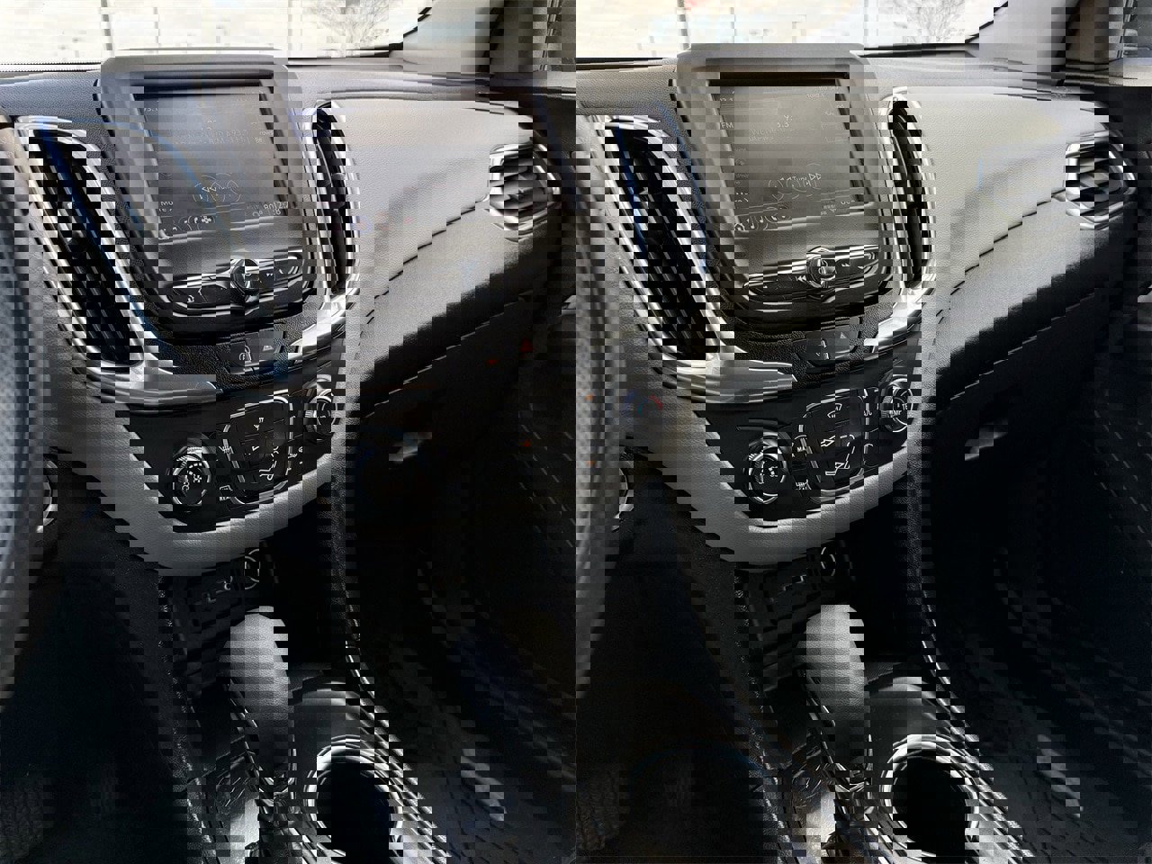 Used 2024 Chevrolet Equinox LS w/ LS Convenience Package image 16