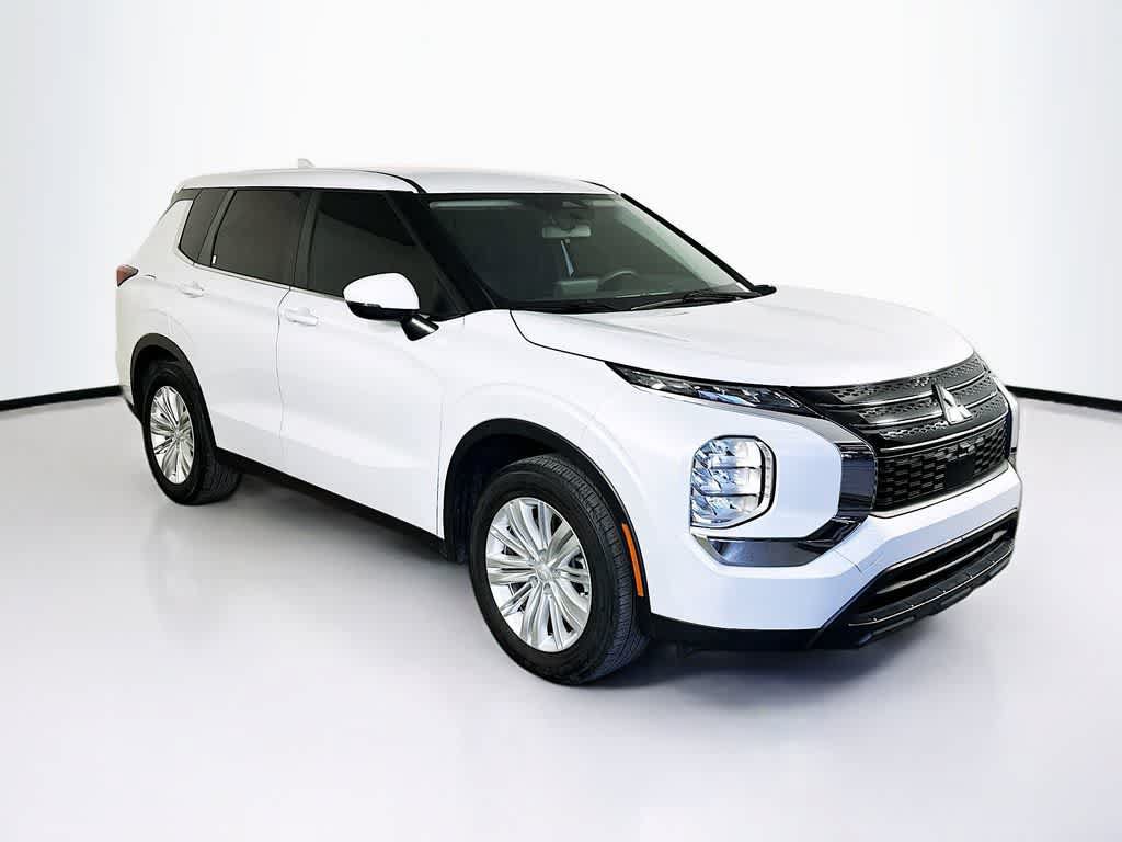Used 2024 Mitsubishi Outlander ES FWD image 24