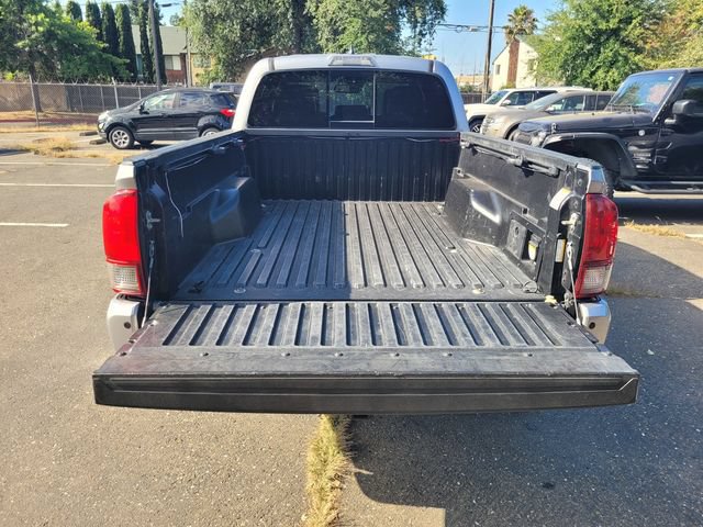 Used 2019 Toyota Tacoma TRD Off-Road AWD/4WD image 11