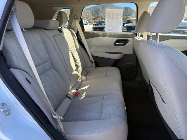 Used 2025 Nissan Rogue SV AWD/4WD image 15