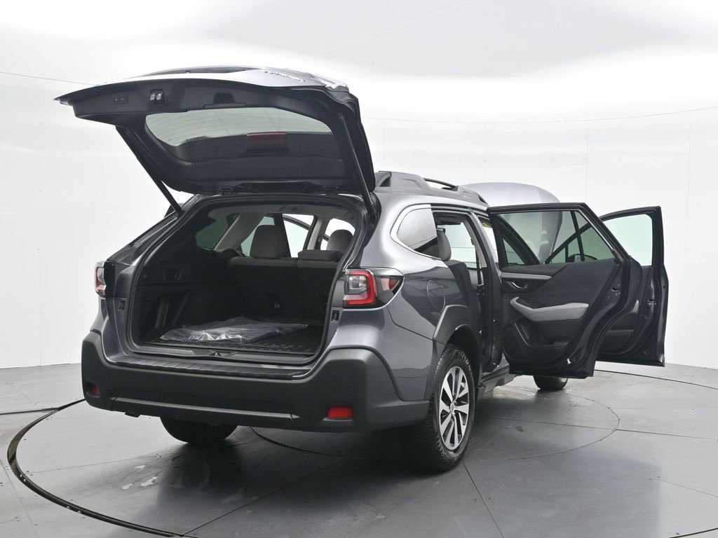 Used 2025 Subaru Outback Premium AWD/4WD image 35