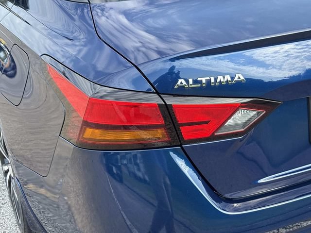 Used 2022 Nissan Altima 2.5 SR FWD image 11