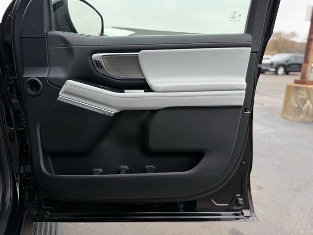 Certified 2025 Ford Expedition Max Platinum image 22