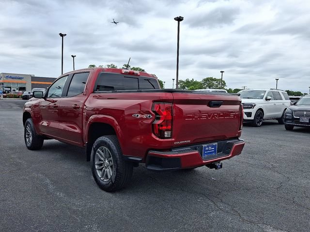 Used 2023 Chevrolet Colorado LT w/ LT Convenience Package II AWD/4WD image 4