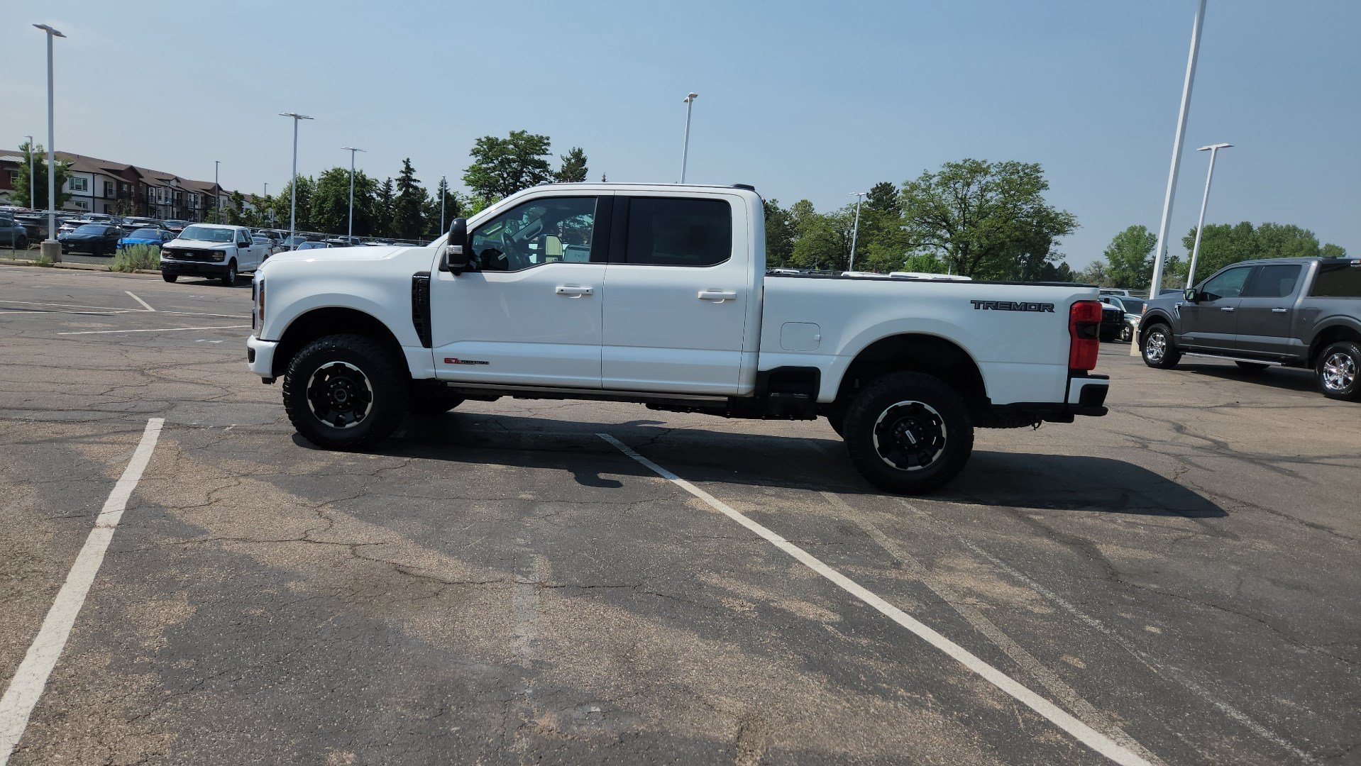 Certified 2025 Ford F250 Platinum w/ Tremor Off-Road Package AWD/4WD image 5