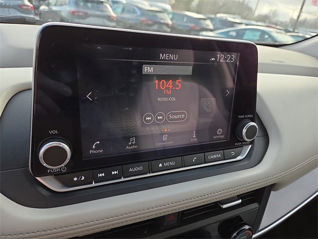 Used 2023 Nissan Rogue SV image 17