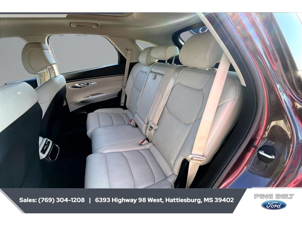 Used 2023 Genesis GV70 2.5T w/ Select Package AWD/4WD image 19