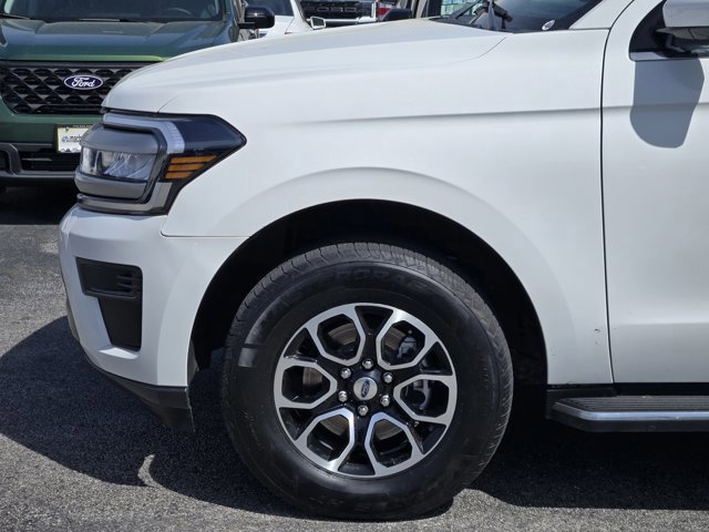 Certified 2022 Ford Expedition XLT image 7