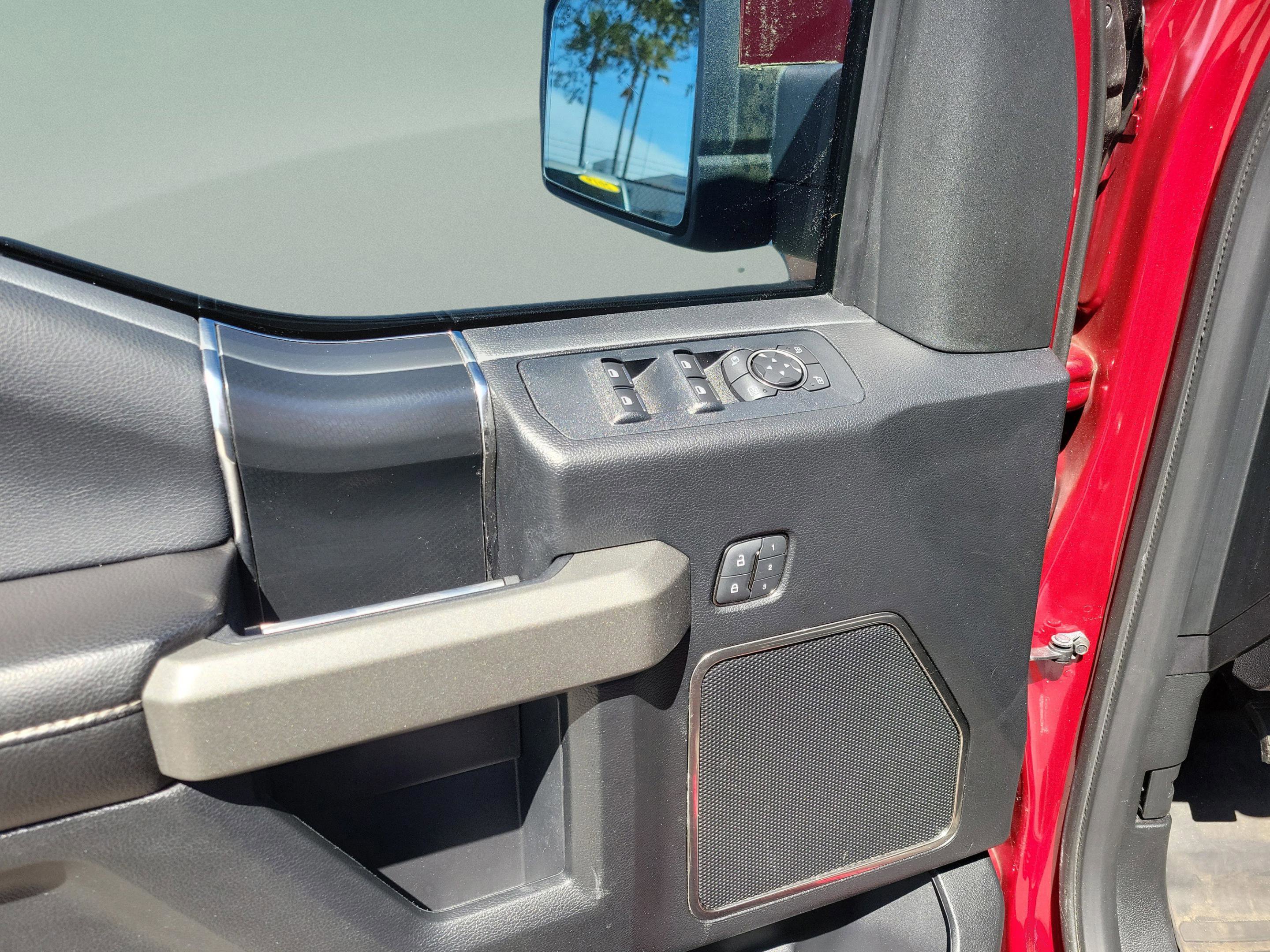 Certified 2018 Ford F150 Raptor w/ Equipment Group 802A Luxury image 6