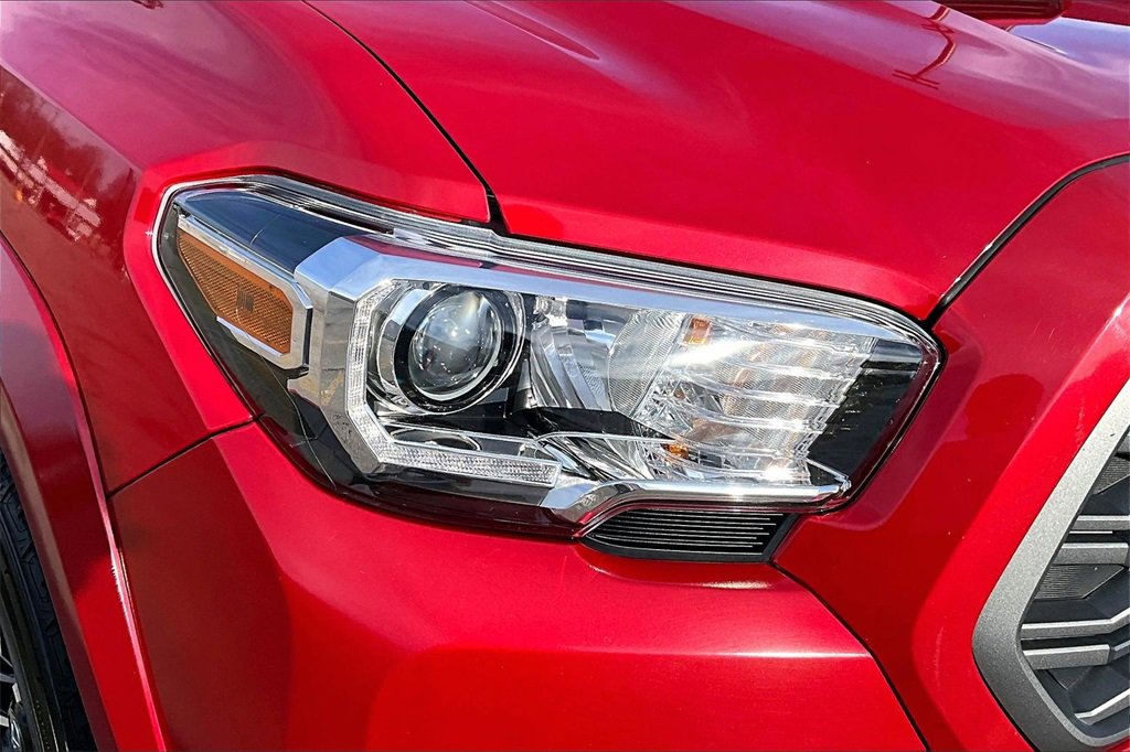 Used 2022 Toyota Tacoma TRD Sport image 30