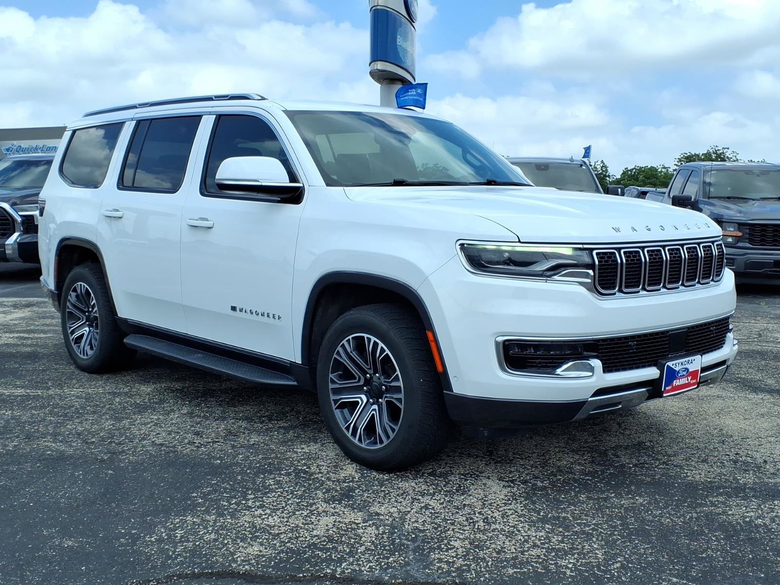 Used 2022 Jeep Wagoneer Series III AWD/4WD image 3
