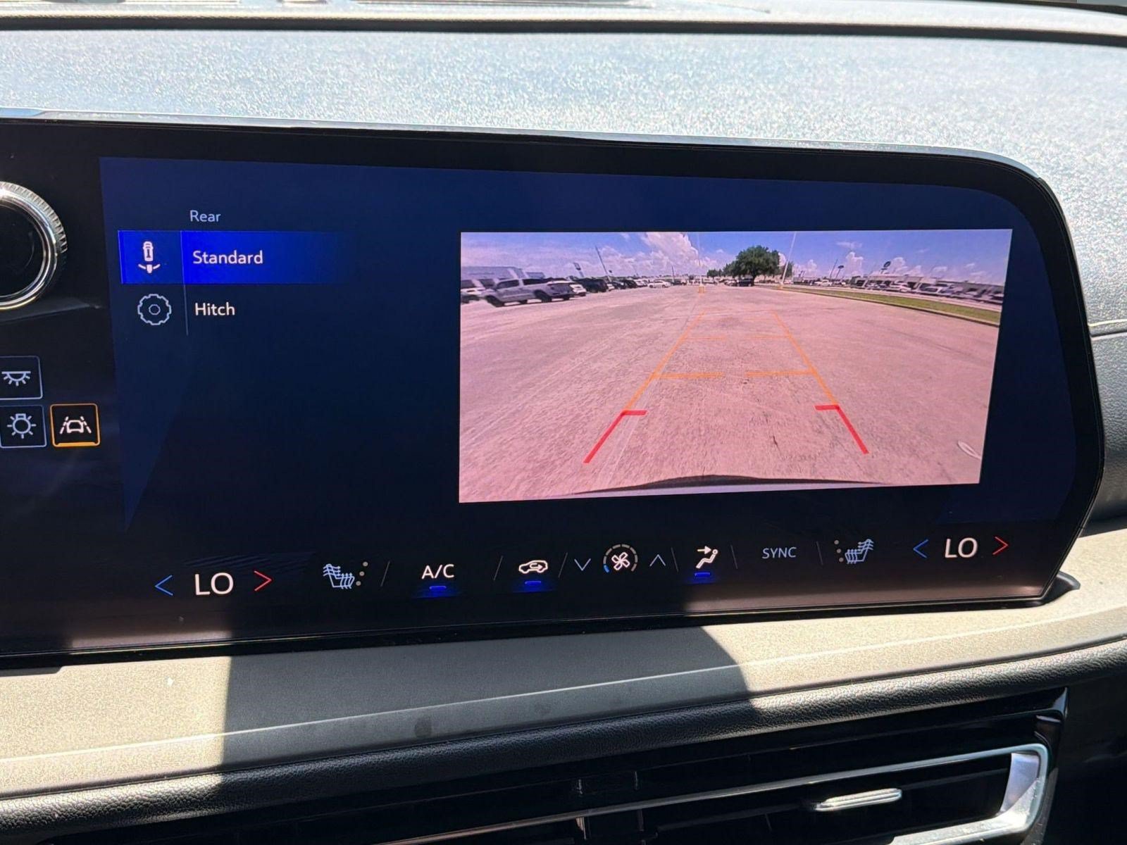 Used 2025 Chevrolet Traverse LT AWD/4WD image 27