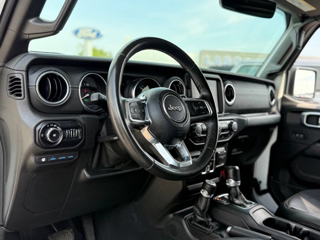 Used 2021 Jeep Wrangler Unlimited Sahara AWD/4WD image 11