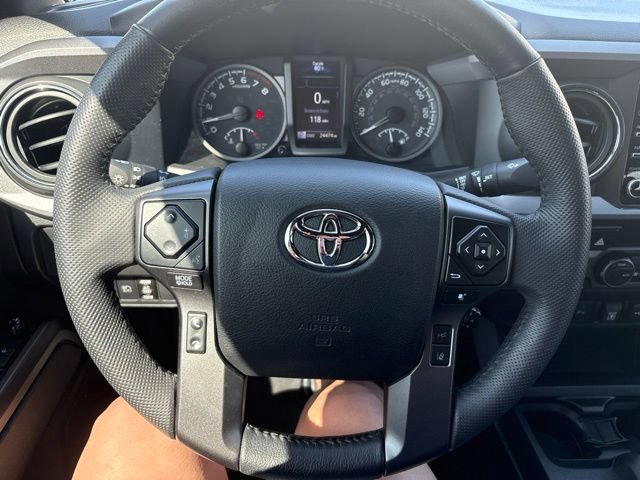 Used 2023 Toyota Tacoma TRD Off-Road w/ Technology Package AWD/4WD image 30