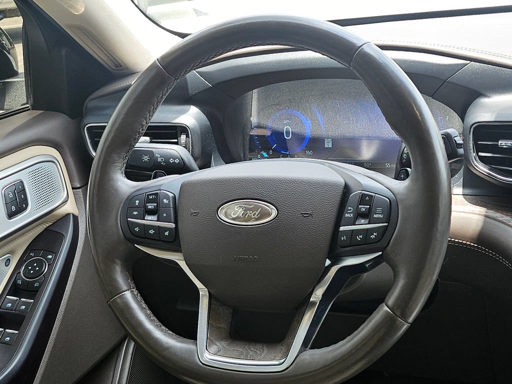 Certified 2020 Ford Explorer Platinum w/ Premium Technology Package AWD/4WD image 7