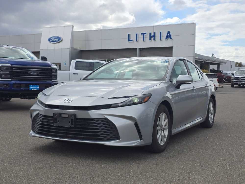 Used 2025 Toyota Camry LE FWD image 8