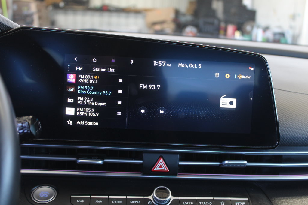 Used 2025 Hyundai Elantra SEL FWD image 23