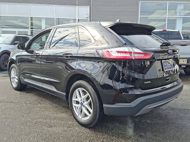 Certified 2022 Ford Edge SEL w/ Convenience Package AWD/4WD image 3
