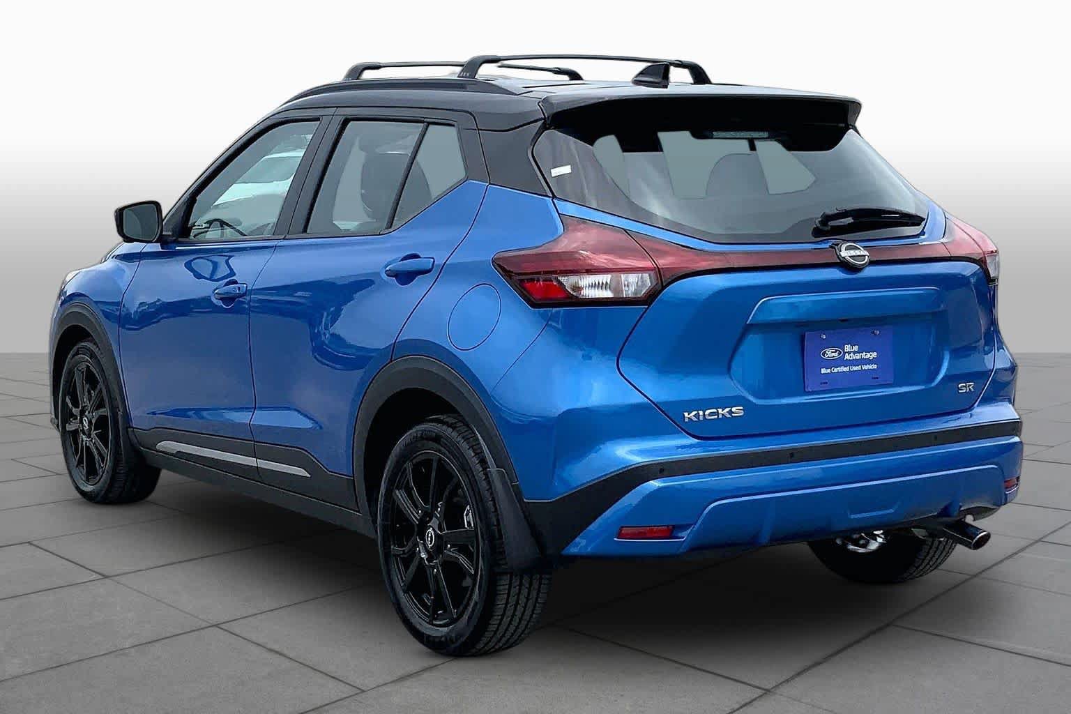 Used 2022 Nissan Kicks SR w/ Premium Package FWD image 12