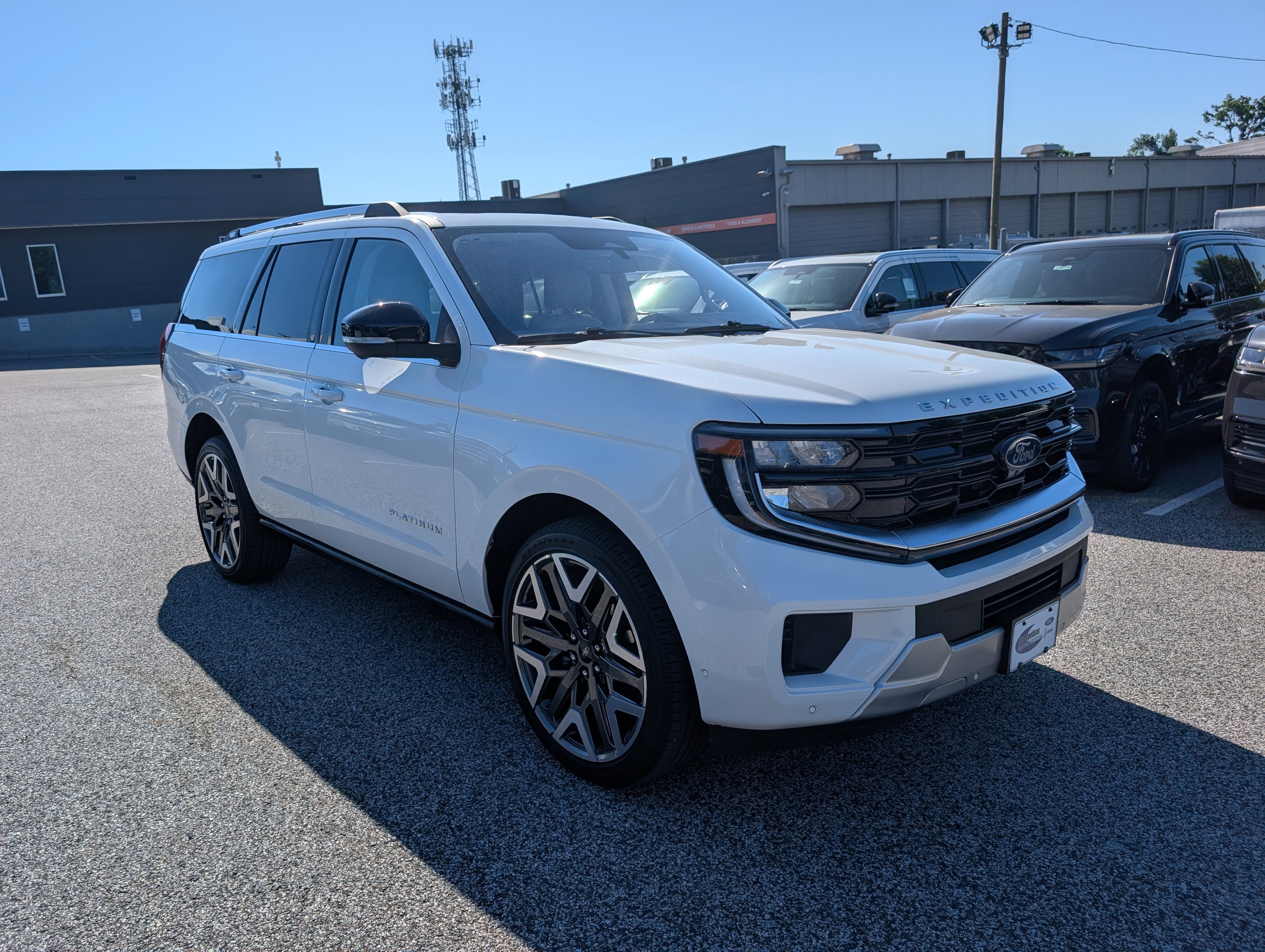 Certified 2025 Ford Expedition Platinum w/ Platinum Ultimate Package AWD/4WD image 9