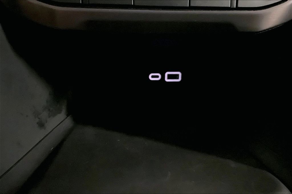 Used 2023 GMC Acadia AT4 w/ Technology Package image 31