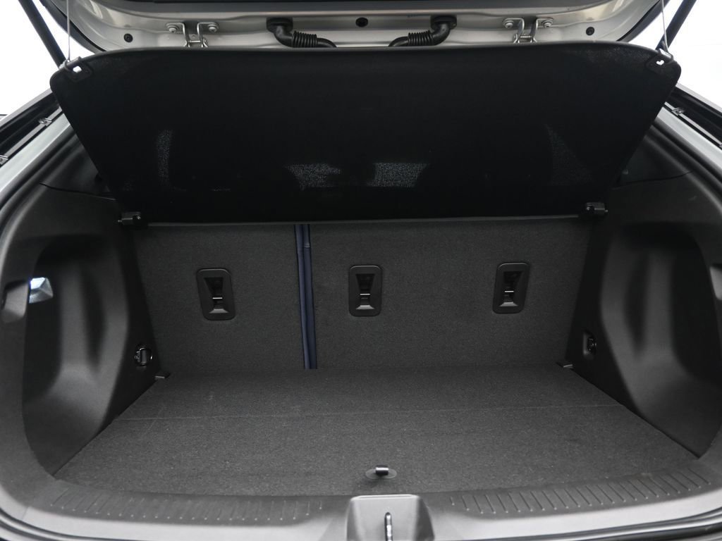 Used 2022 Chevrolet Bolt EUV LT w/ Convenience Package image 49