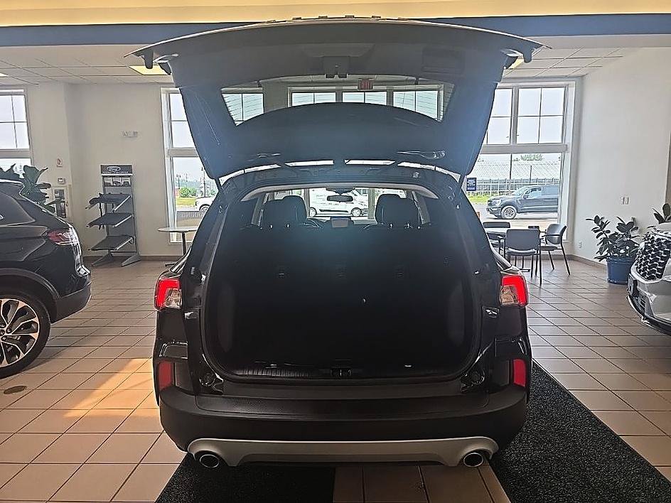 Certified 2022 Ford Escape SE AWD/4WD image 30