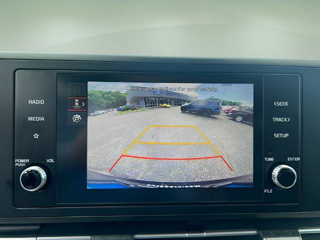 Used 2024 Kia Carnival LX FWD image 18