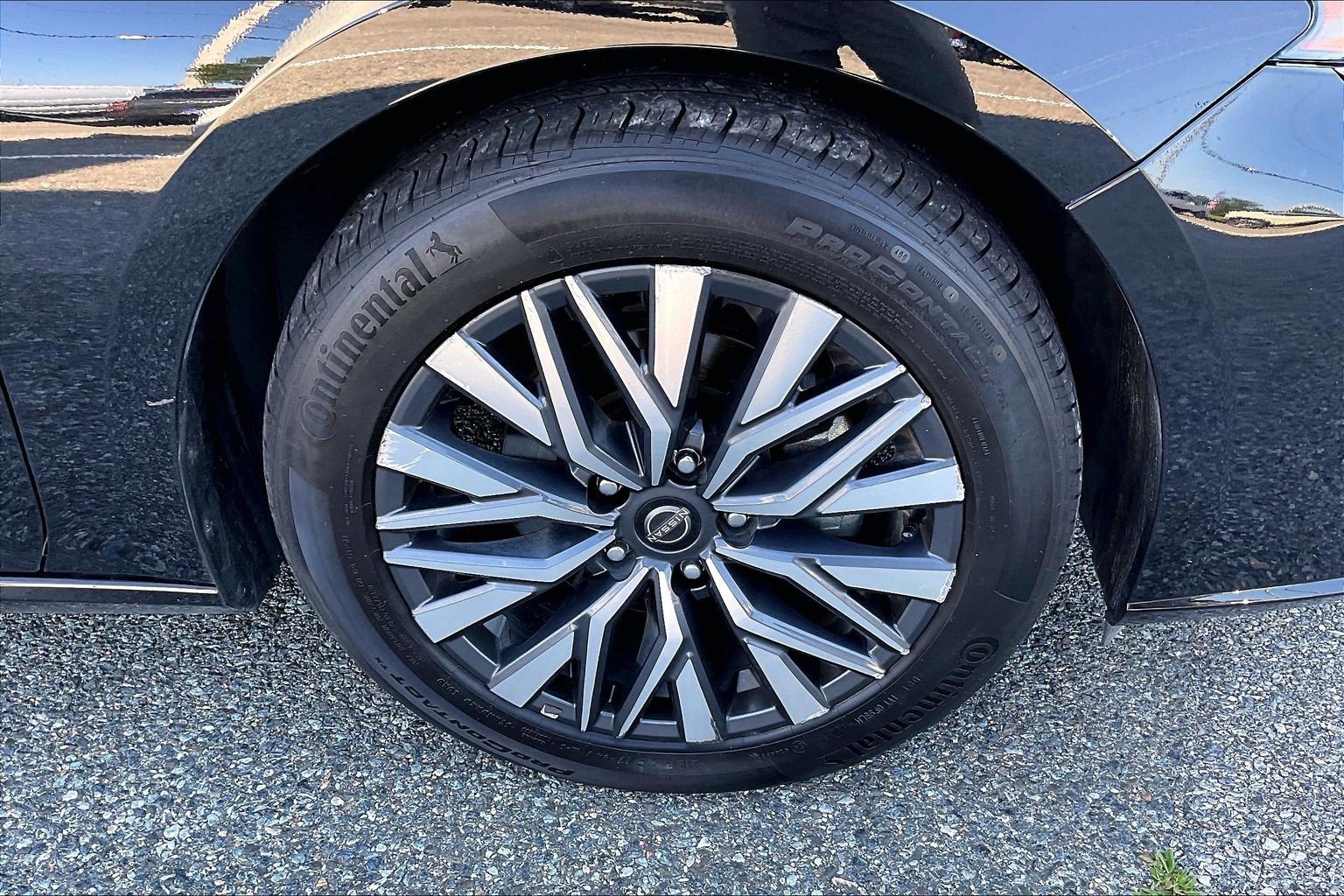 Used 2025 Nissan Altima 2.5 SV FWD image 9