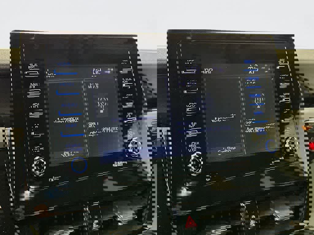 Used 2021 Toyota Camry SE image 19