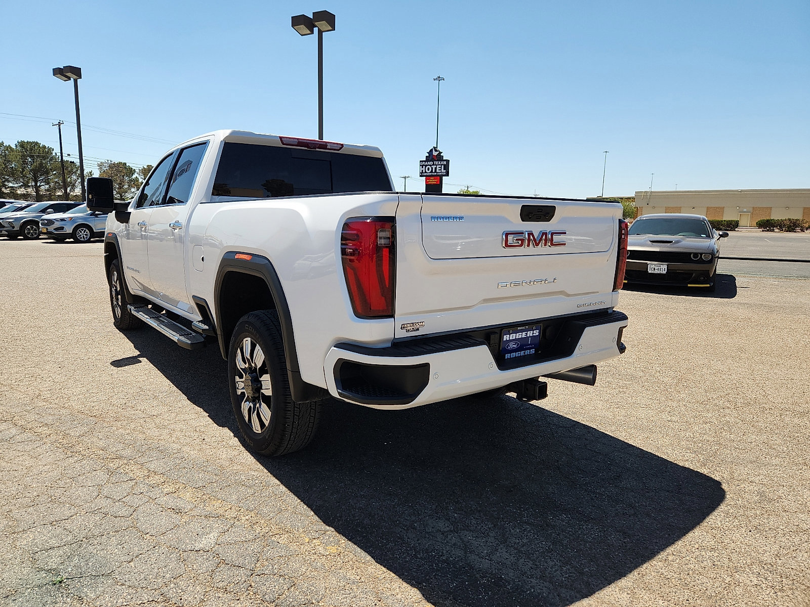 Used 2025 GMC Sierra 3500 Denali w/ Denali Reserve Package image 3