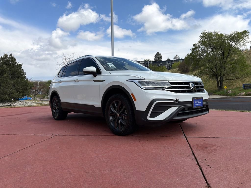 Used 2022 Volkswagen Tiguan SE AWD/4WD image 1