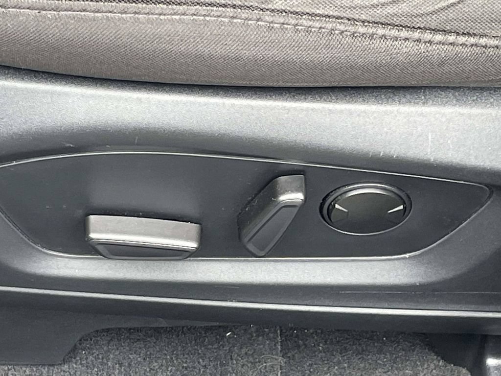 Certified 2022 Ford Explorer XLT RWD image 14
